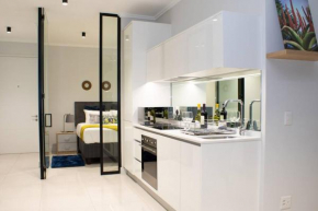 Modern 1 Bedroom Executive Apartment in Waterfall